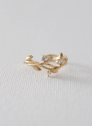 GOLDEN LEAF AND CZ RING