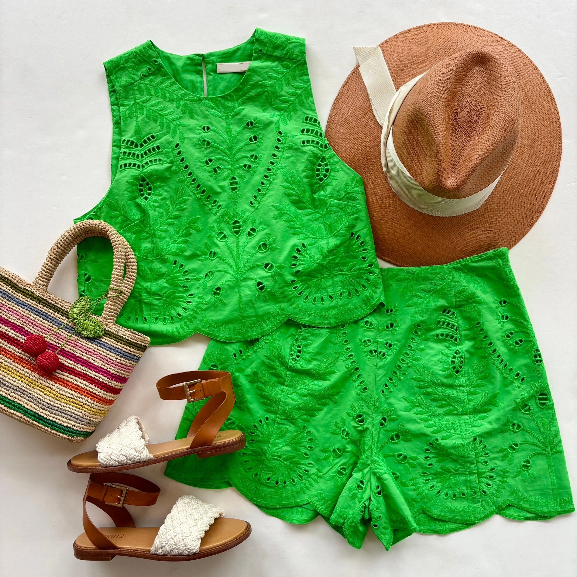 Ma1d12 Green Eyelet Shell
