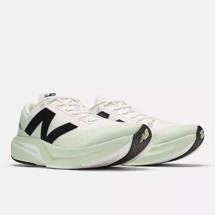 New Balance FuelCell Rebel V4 -Mens