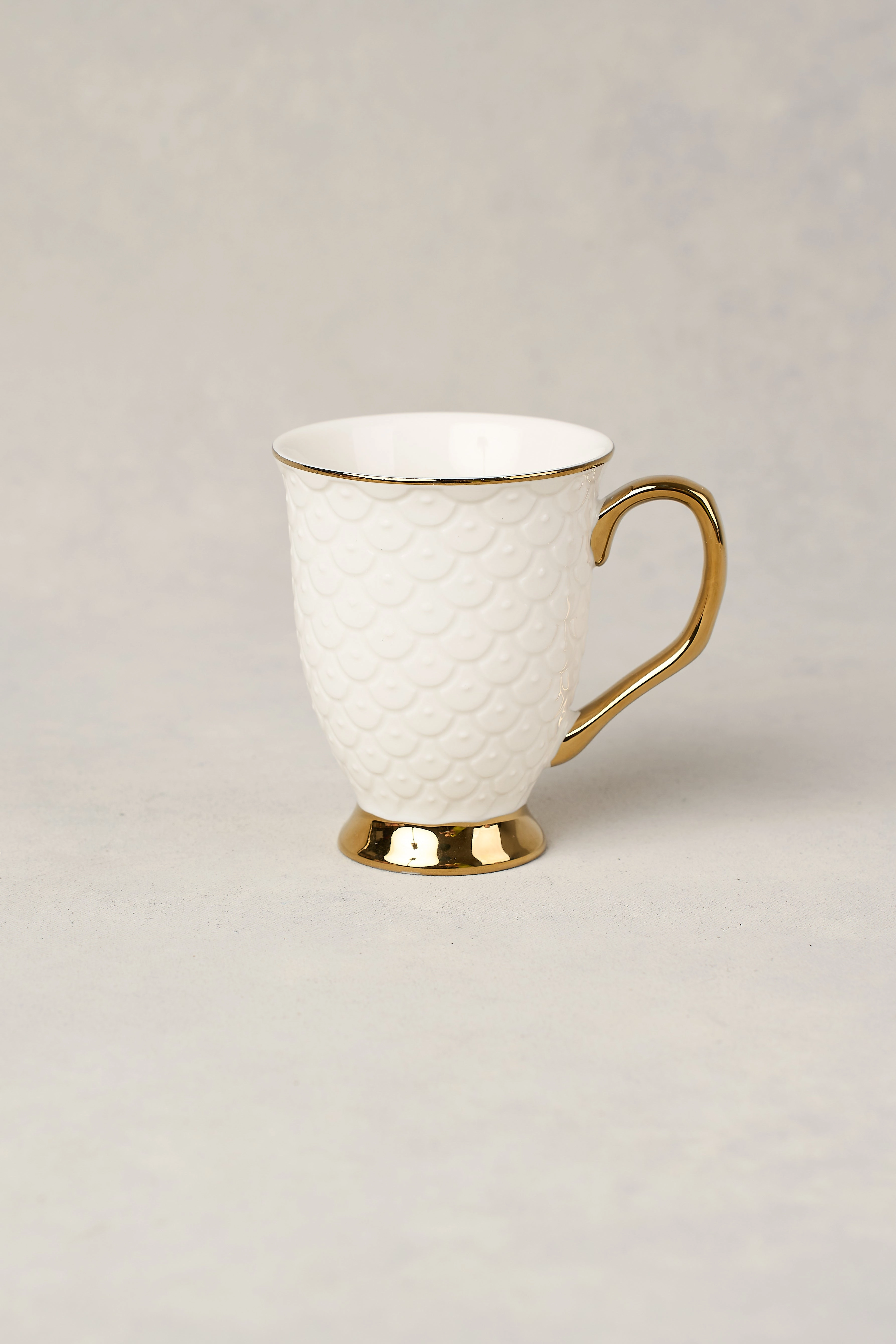 Ripple White Footed Mug